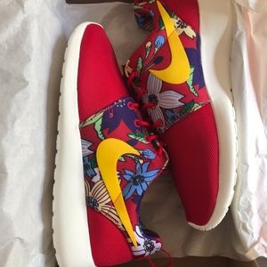 Nike Women’s Aloha Roshe